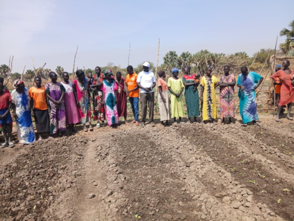 Farmer field school demonstration of new techniques